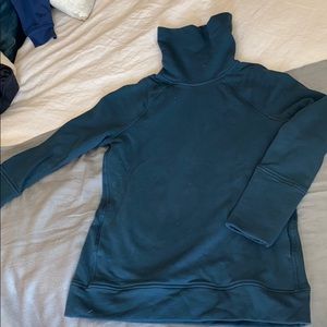 Lululemon sweatshirt